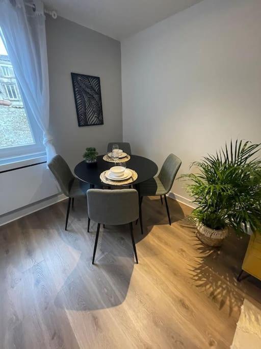Le Sunny-Hyper Centre -Proche Gare - Paisible -Wifi Hd -Netflix-Ideal Couple Business Et Famille Niort Exteriör bild