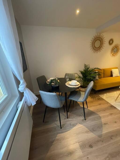 Le Sunny-Hyper Centre -Proche Gare - Paisible -Wifi Hd -Netflix-Ideal Couple Business Et Famille Niort Exteriör bild