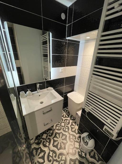 Le Sunny-Hyper Centre -Proche Gare - Paisible -Wifi Hd -Netflix-Ideal Couple Business Et Famille Niort Exteriör bild