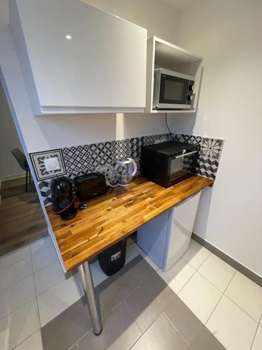Le Sunny-Hyper Centre -Proche Gare - Paisible -Wifi Hd -Netflix-Ideal Couple Business Et Famille Niort Exteriör bild